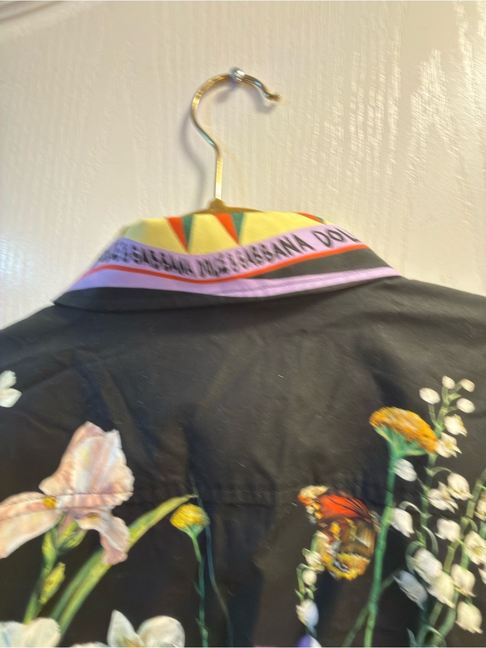 Dolce & Gabbana Black Floral Jacket with Rabbit Motif and Colorful Trim - Picture 5 of 7
